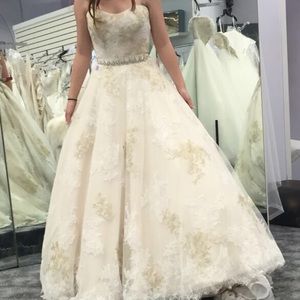 Never Worn Unaltered Wedding Gown